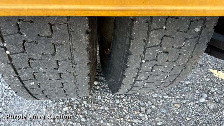 image for item DZ4392 2005 Freightliner Columbia semi truck