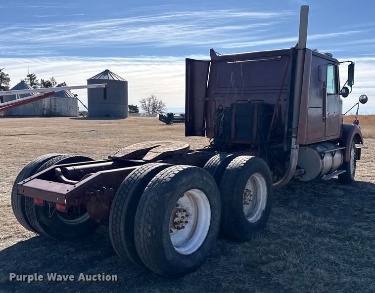 image for item DZ4988 1986 White WIM semi truck