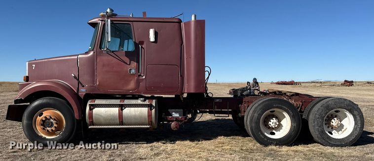 image for item DZ4988 1986 White WIM semi truck