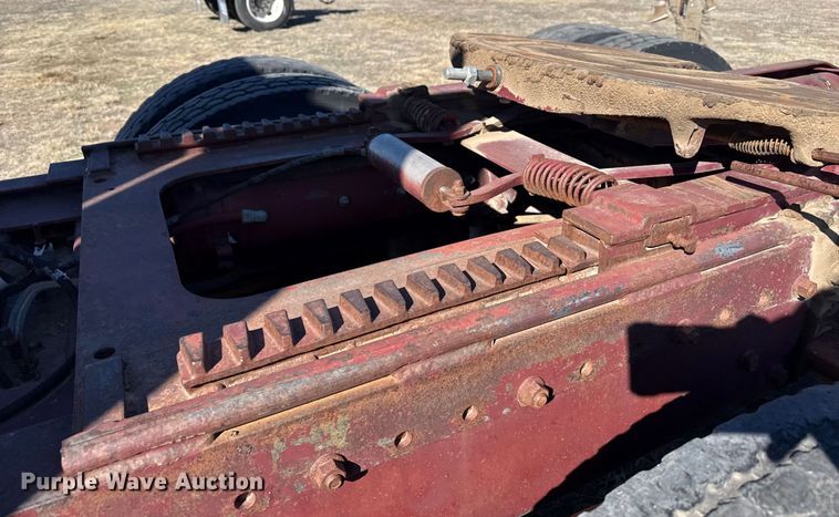 image for item DZ4988 1986 White WIM semi truck