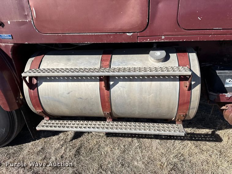 image for item DZ4988 1986 White WIM semi truck