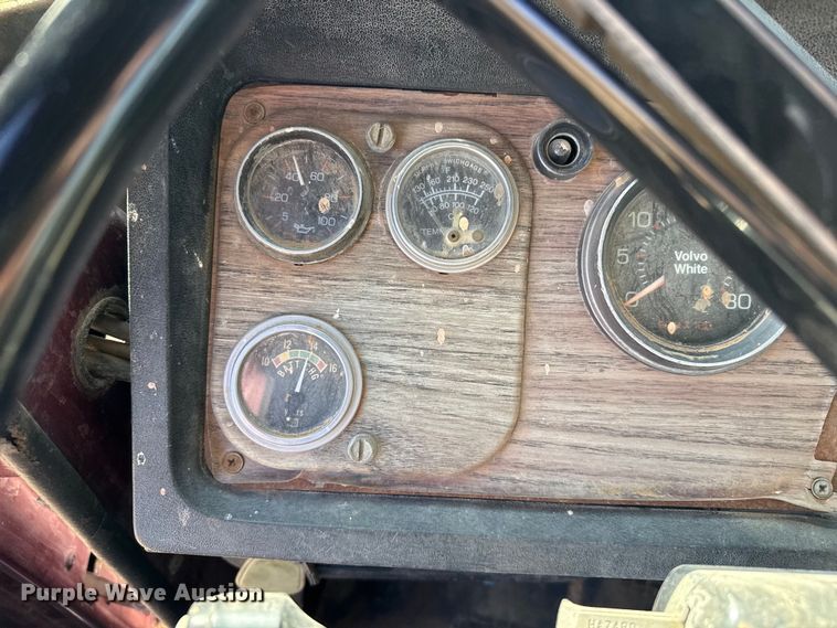 image for item DZ4988 1986 White WIM semi truck