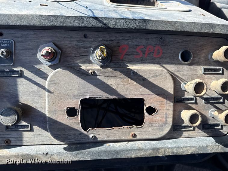 image for item DZ4988 1986 White WIM semi truck