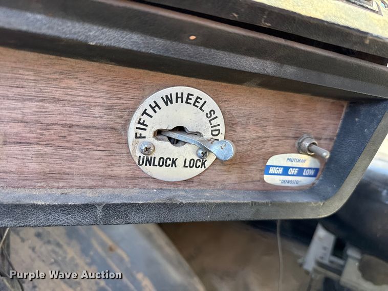 image for item DZ4988 1986 White WIM semi truck