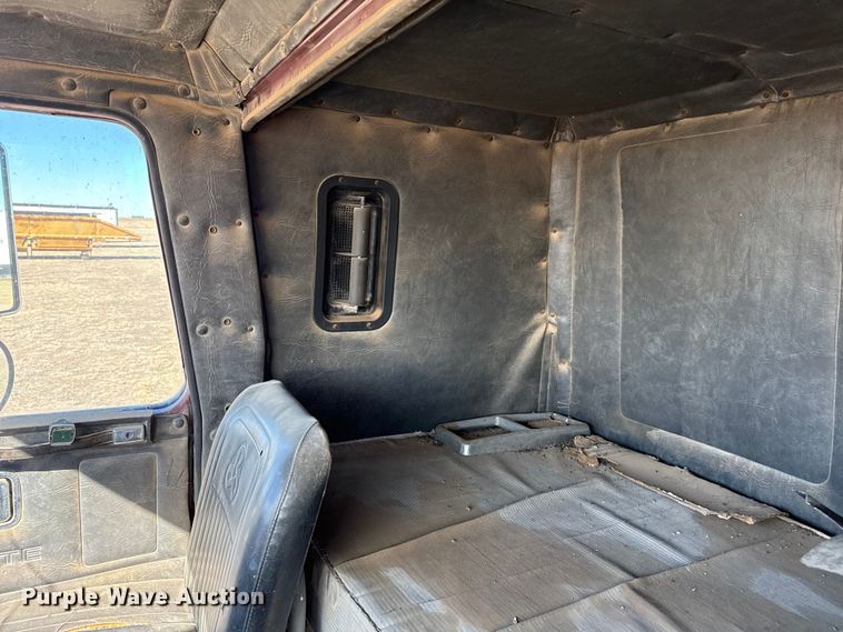 image for item DZ4988 1986 White WIM semi truck