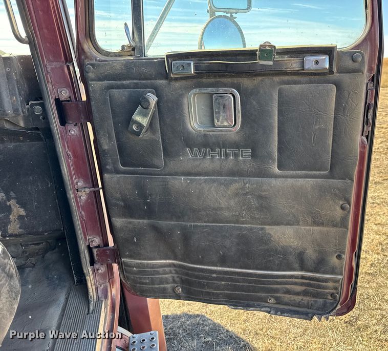 image for item DZ4988 1986 White WIM semi truck