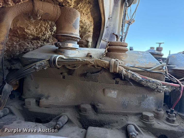 image for item DZ4988 1986 White WIM semi truck