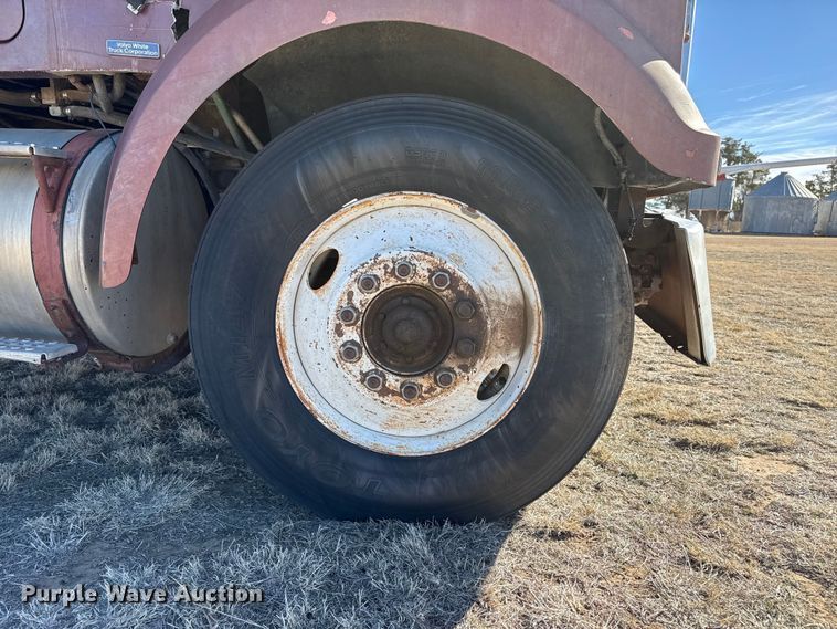 image for item DZ4988 1986 White WIM semi truck