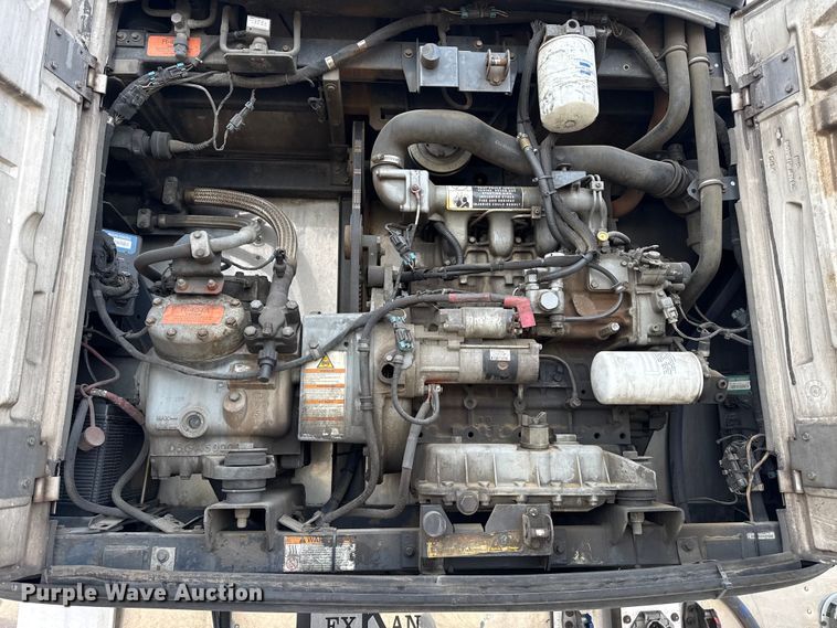 image for item DZ5130 2013 Wabash refrigerated van trailer