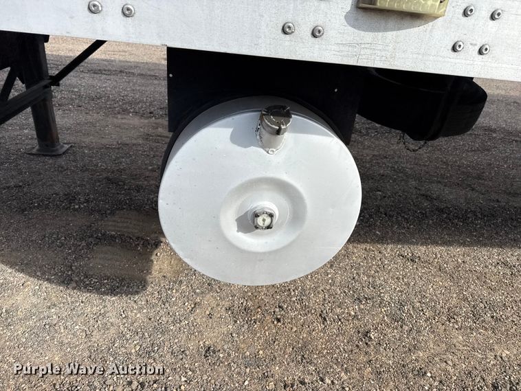 image for item DZ5130 2013 Wabash refrigerated van trailer