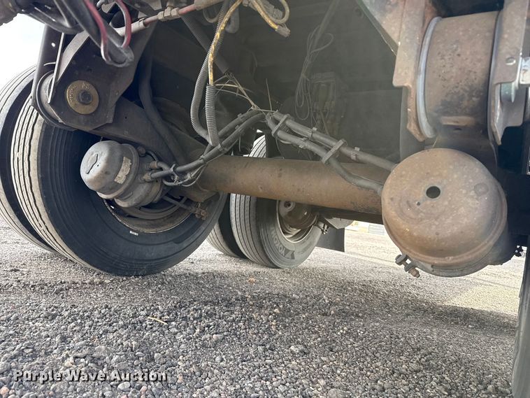 image for item DZ5130 2013 Wabash refrigerated van trailer