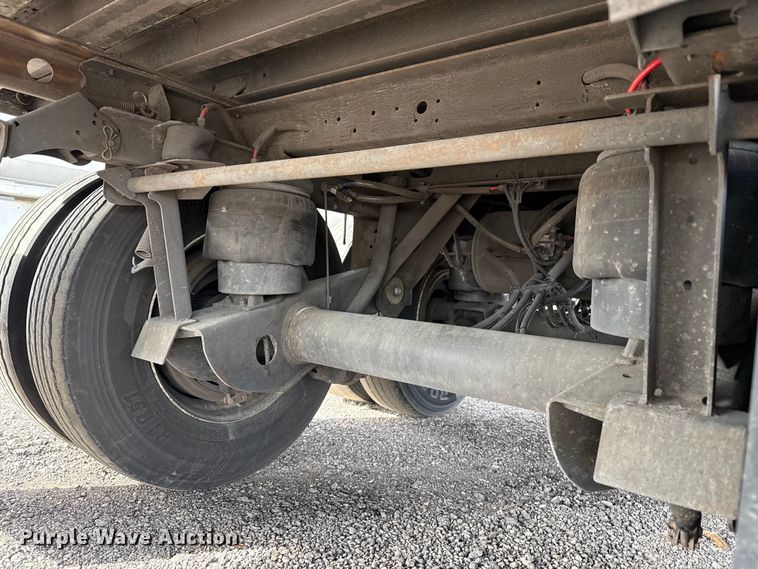 image for item DZ5130 2013 Wabash refrigerated van trailer