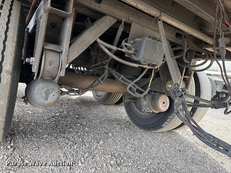 image for item DZ5130 2013 Wabash refrigerated van trailer