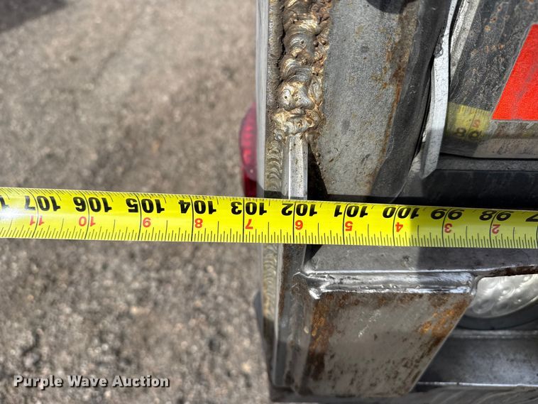 image for item DZ5130 2013 Wabash refrigerated van trailer