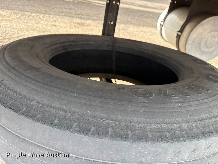 image for item DZ5130 2013 Wabash refrigerated van trailer