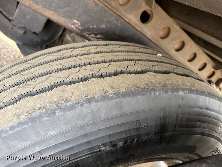 image for item DZ5130 2013 Wabash refrigerated van trailer