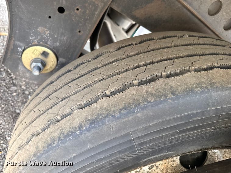 image for item DZ5130 2013 Wabash refrigerated van trailer