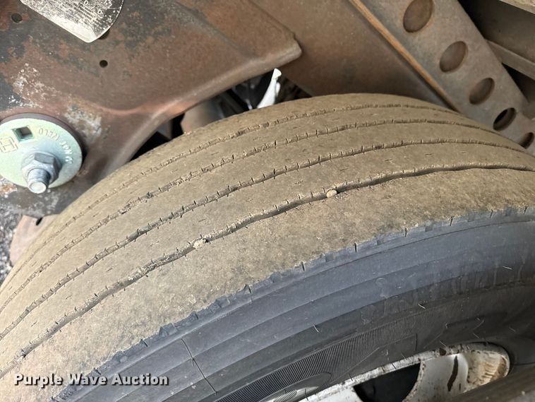 image for item DZ5130 2013 Wabash refrigerated van trailer