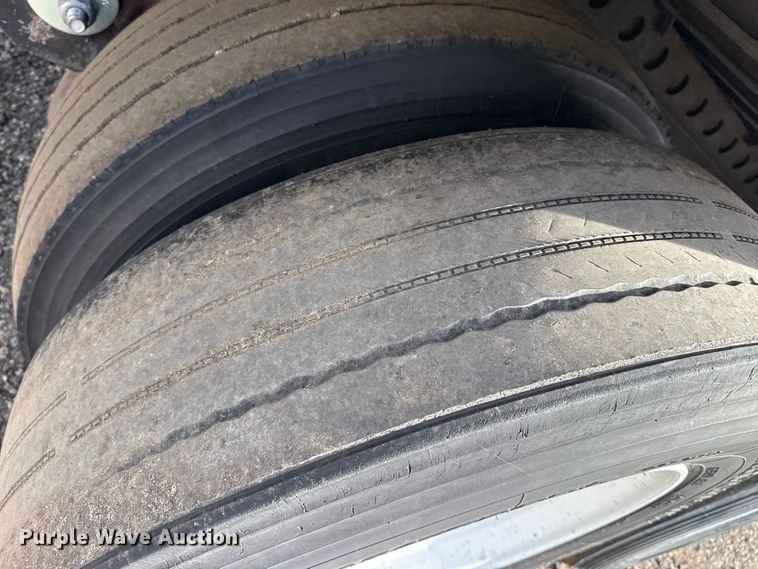 image for item DZ5130 2013 Wabash refrigerated van trailer