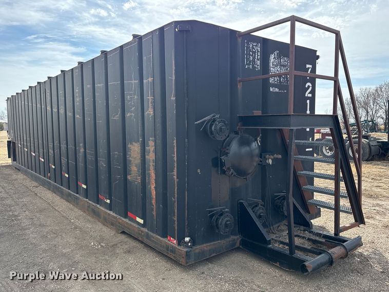 image for item DZ5131 Frac tank trailer