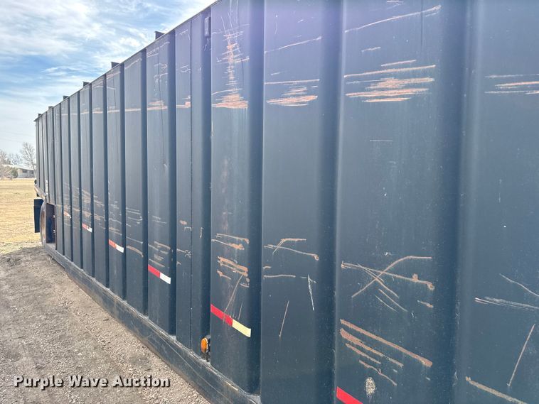 image for item DZ5131 Frac tank trailer