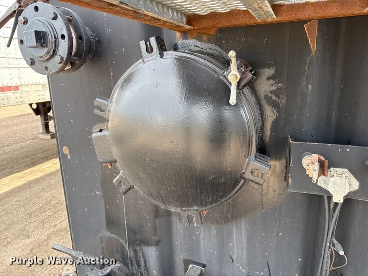 image for item DZ5131 Frac tank trailer