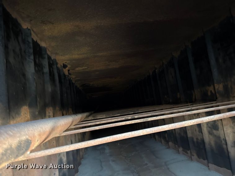 image for item DZ5131 Frac tank trailer