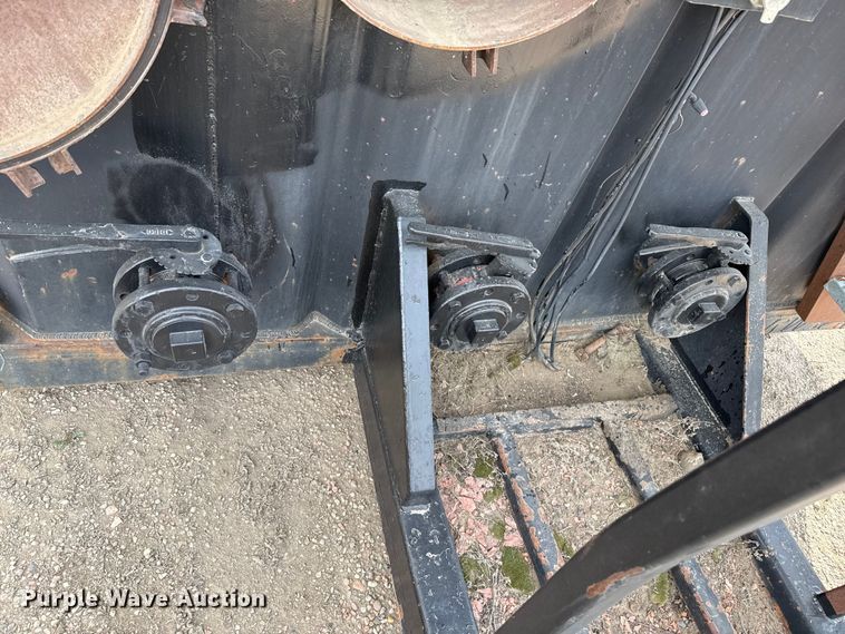 image for item DZ5131 Frac tank trailer