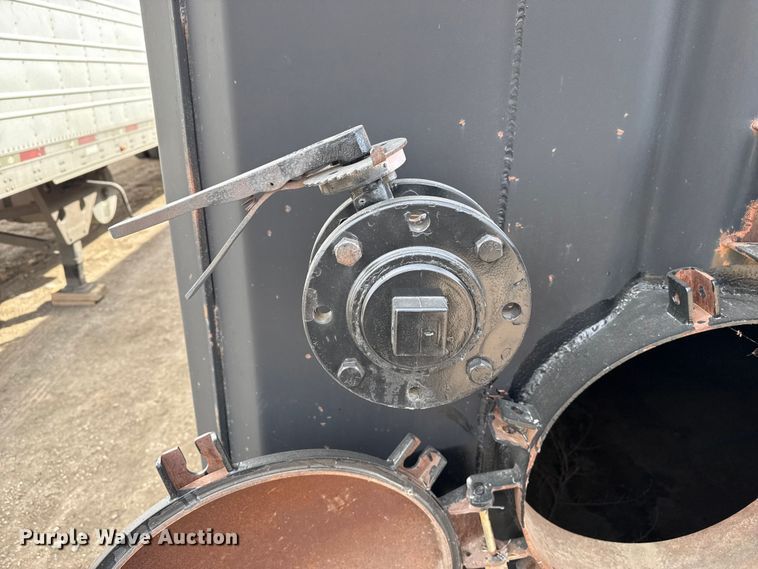 image for item DZ5131 Frac tank trailer