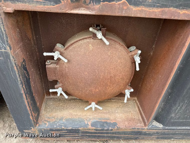 image for item DZ5131 Frac tank trailer