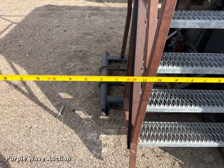 image for item DZ5131 Frac tank trailer