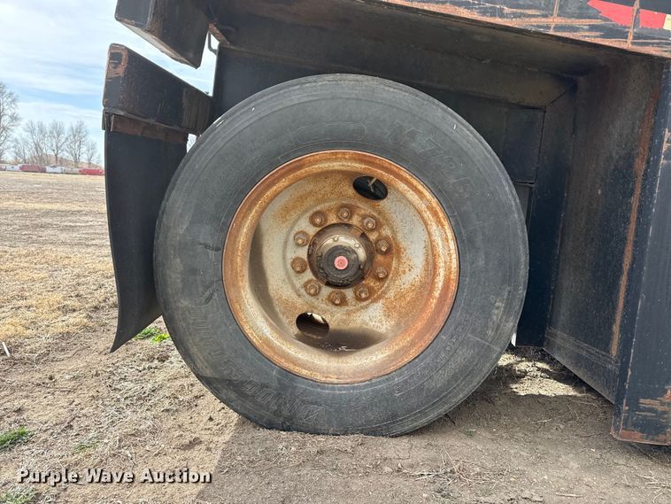 image for item DZ5131 Frac tank trailer