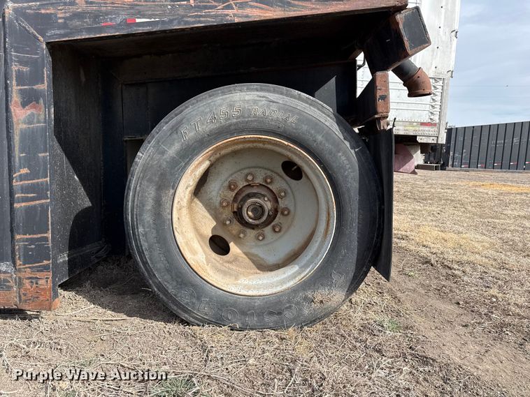 image for item DZ5131 Frac tank trailer
