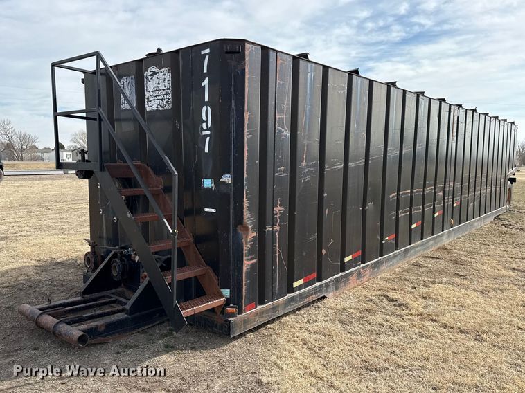 image for item DZ5132 Frac tank trailer