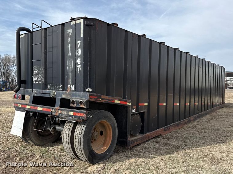 image for item DZ5132 Frac tank trailer