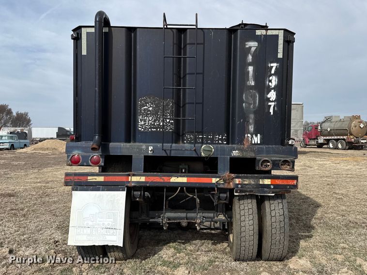 image for item DZ5132 Frac tank trailer