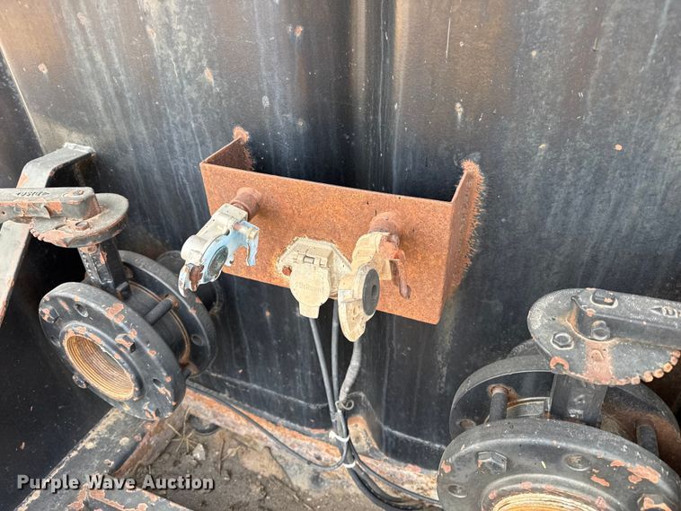 image for item DZ5132 Frac tank trailer