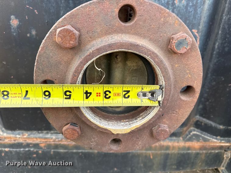 image for item DZ5132 Frac tank trailer