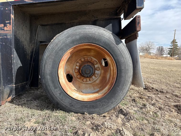image for item DZ5132 Frac tank trailer