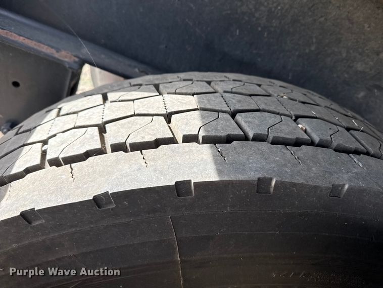 image for item DZ5132 Frac tank trailer