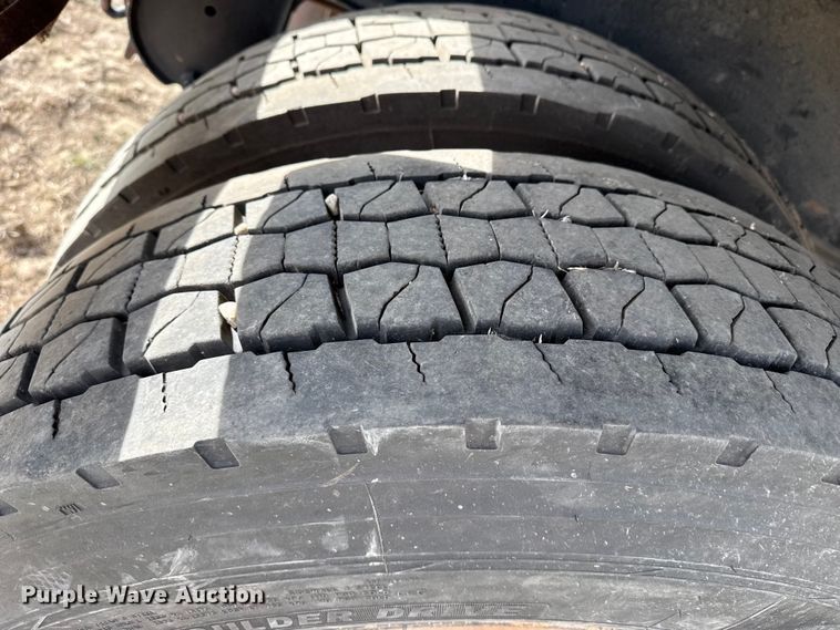 image for item DZ5132 Frac tank trailer