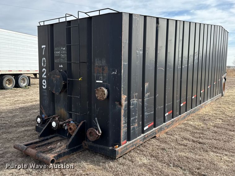 image for item DZ5133 Frac tank trailer