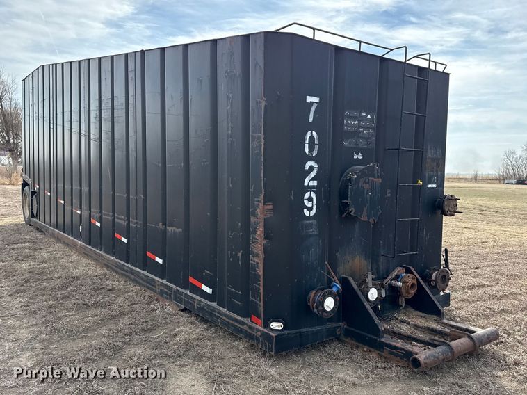 image for item DZ5133 Frac tank trailer