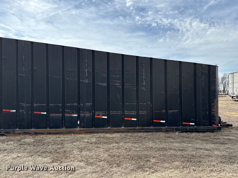 image for item DZ5133 Frac tank trailer