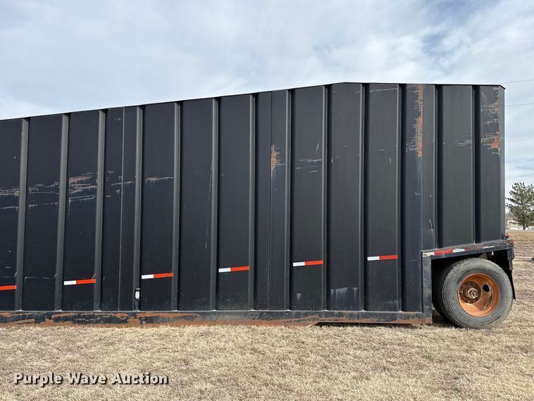 image for item DZ5133 Frac tank trailer