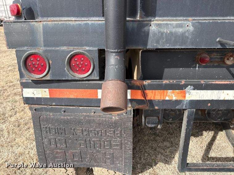 image for item DZ5133 Frac tank trailer