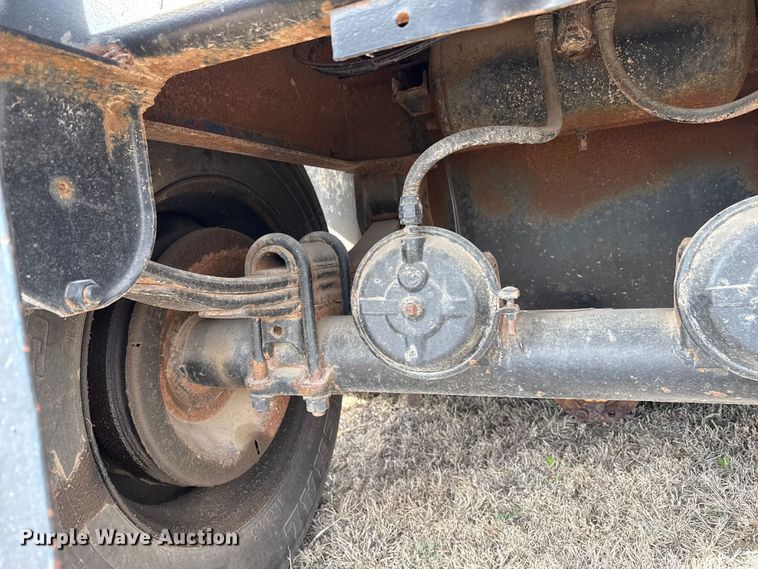 image for item DZ5133 Frac tank trailer