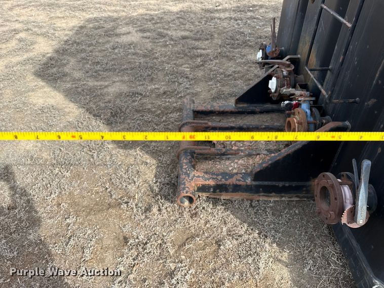 image for item DZ5133 Frac tank trailer