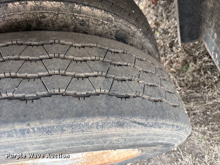 image for item DZ5133 Frac tank trailer