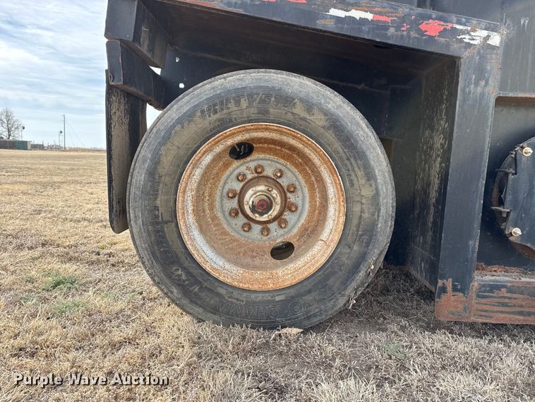 image for item DZ5133 Frac tank trailer